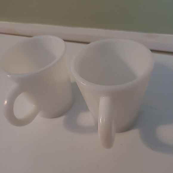 Set of 2 Milk Glass Mugs - Picture 3 of 5